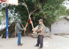 牛牛游戏下载网址_牛牛游戏下载网站_牛牛游戏下载官网_村民们整整齐齐列队